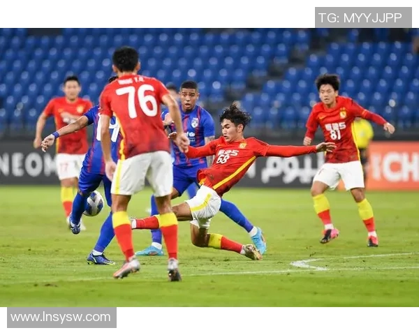 广州足球队边路渗透战术解析与实践探讨