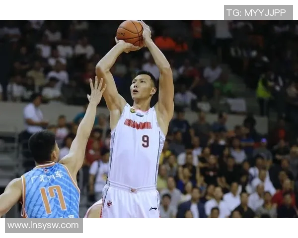 易建联成为首位涉足CBA管理层的球员，将出任广东宏远助教