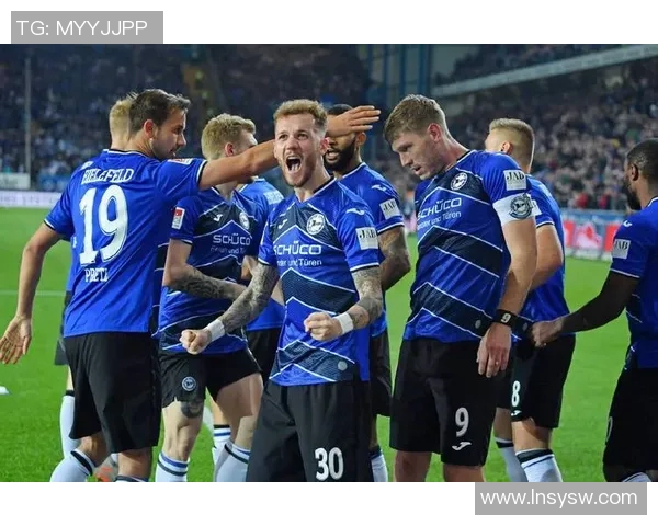 柏林赫塔主场大胜！帕德博恩不敌劲敌，士气高涨